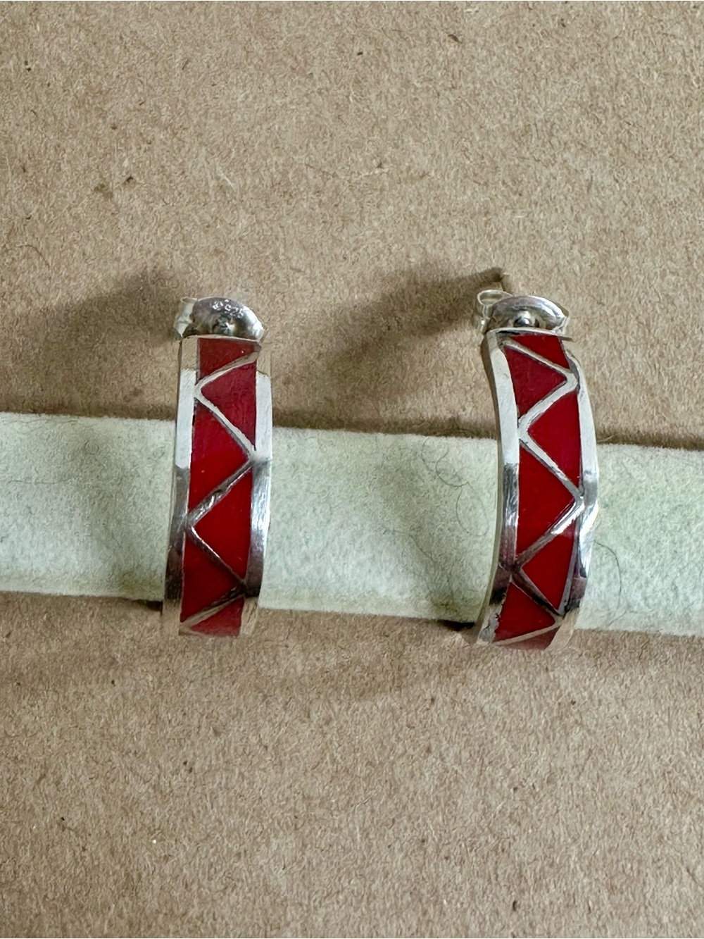 Source Unknown Silver Hoop Earrings with Red Geometric Inlay